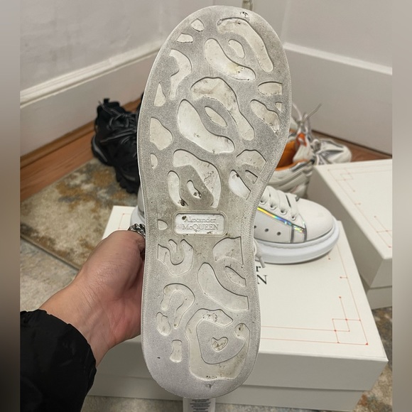 EUC Men Sz 8 (Euro Sz 41) Alexander McQueen Sneakers In White/Reflective Silver - Picture 15 of 16